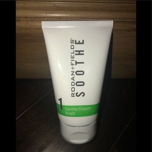 NWT Rodan and Fields Soothe Gentle cream wash